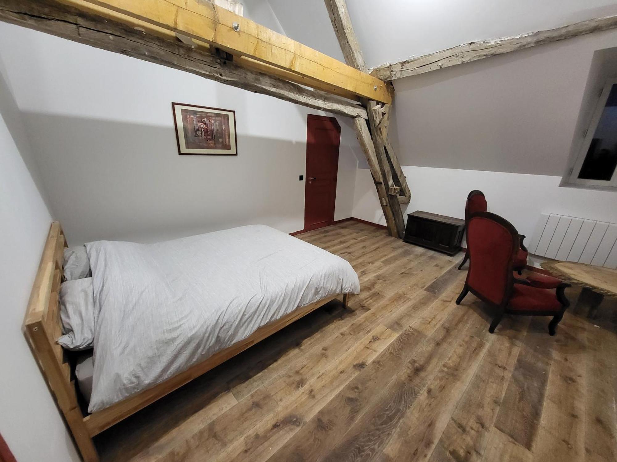 Bed and Breakfast Les Oiseaux De Passage Эсколив-Сент-Камиль Экстерьер фото